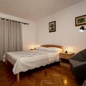  Apartment Volarevic